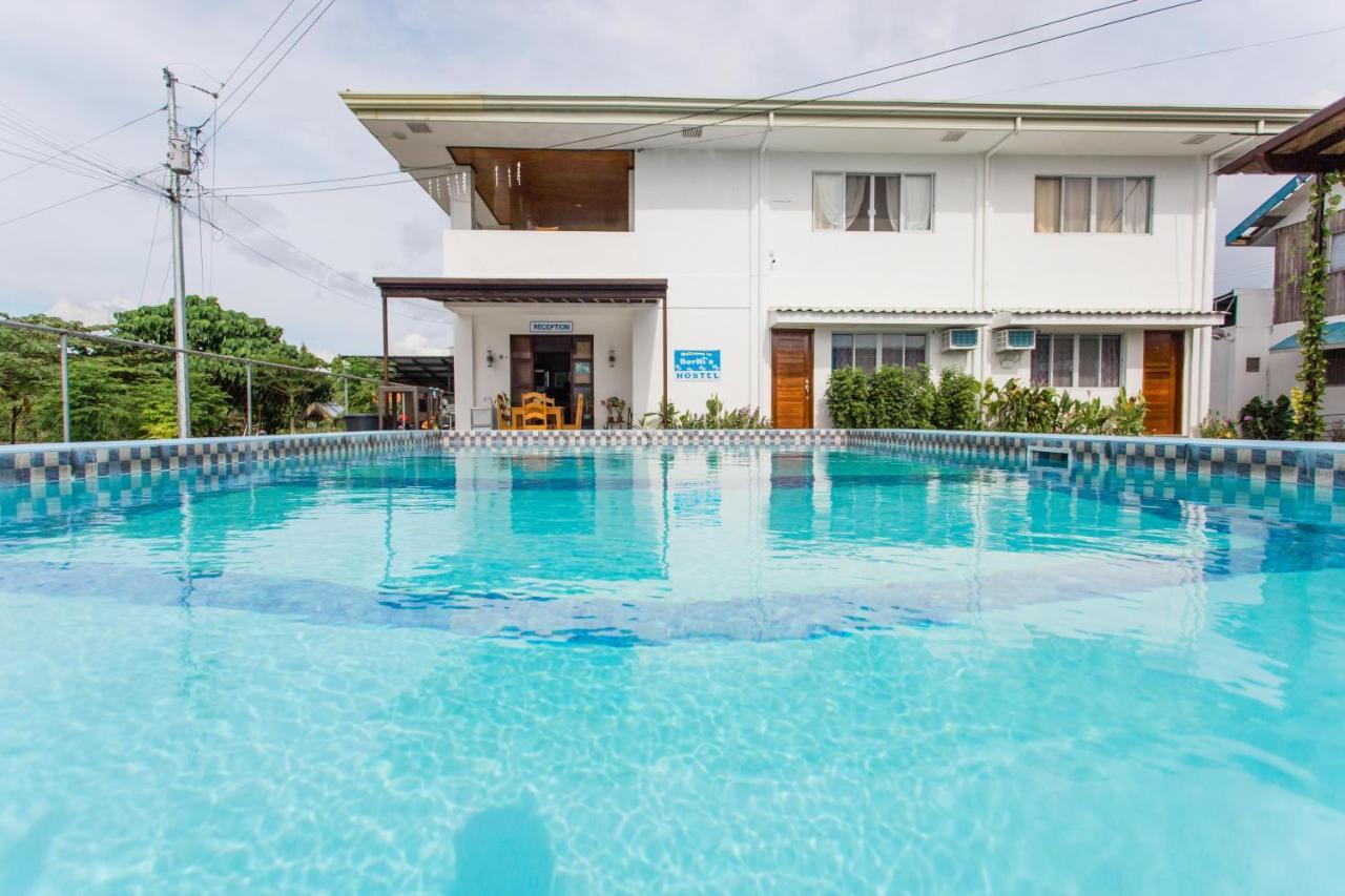 Bernis Hostel モアルボアル エクステリア 写真