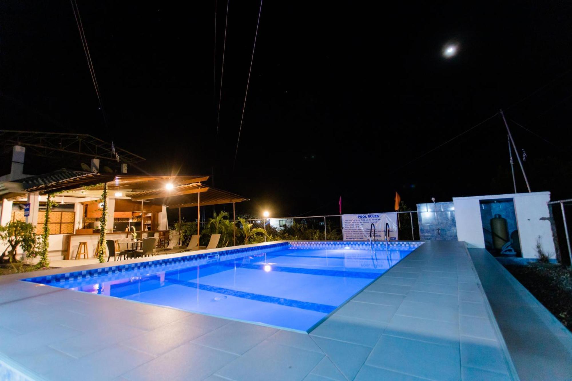 Bernis Hostel モアルボアル エクステリア 写真