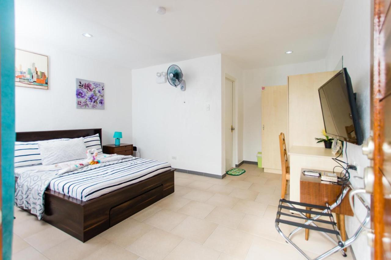 Bernis Hostel モアルボアル エクステリア 写真