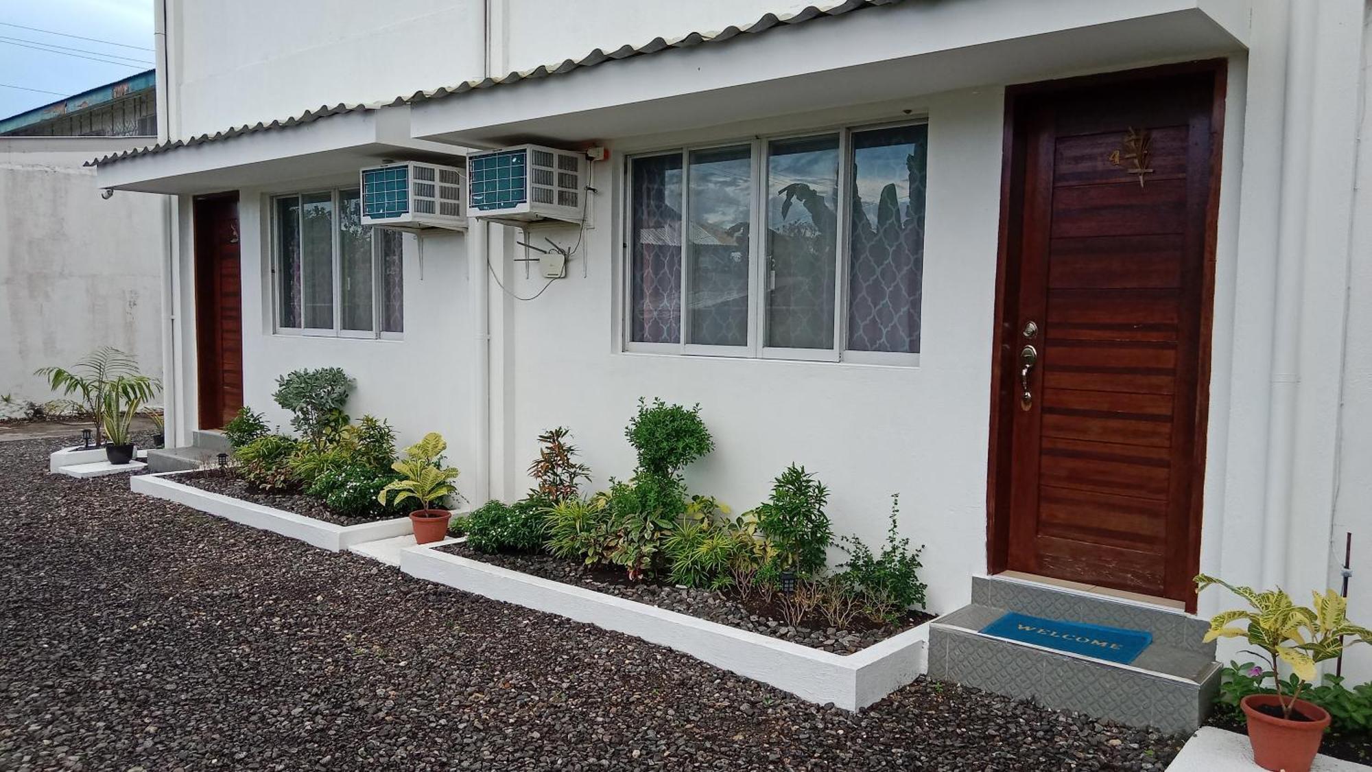 Bernis Hostel モアルボアル エクステリア 写真