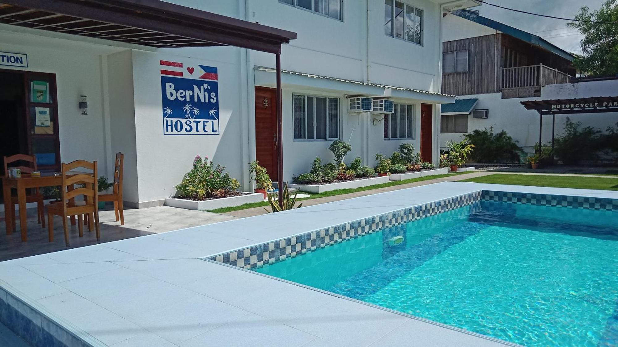 Bernis Hostel モアルボアル エクステリア 写真