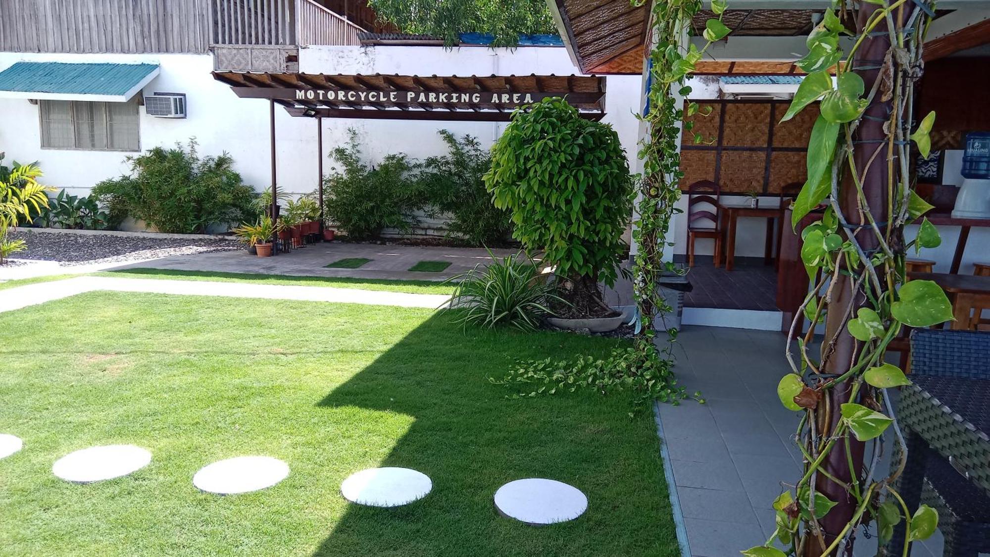 Bernis Hostel モアルボアル エクステリア 写真