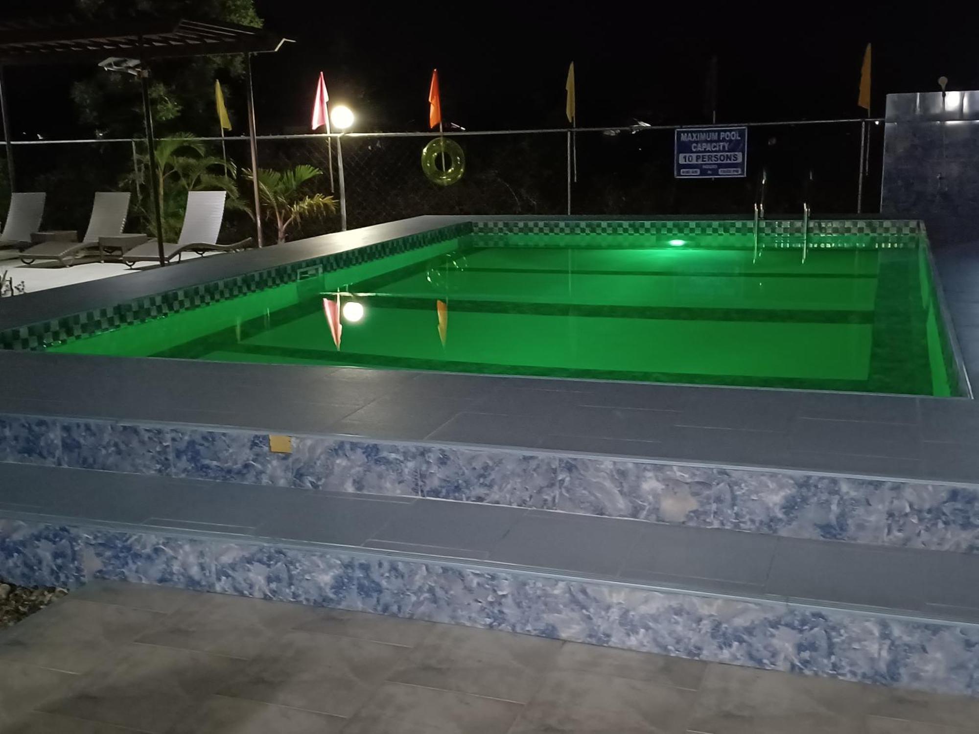 Bernis Hostel モアルボアル エクステリア 写真